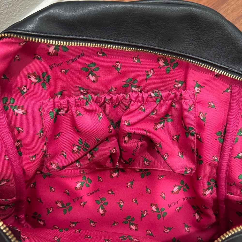 🖤🍒 Betsey Johnson Black & White Striped Backpack w/ Cherries & Floral Interior - Picture 7 of 7